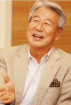 住谷栄之資さん