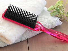 静電気防止ブラシトリニティ