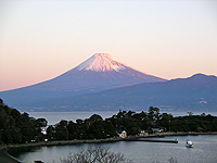 朝日が浴びた富士山